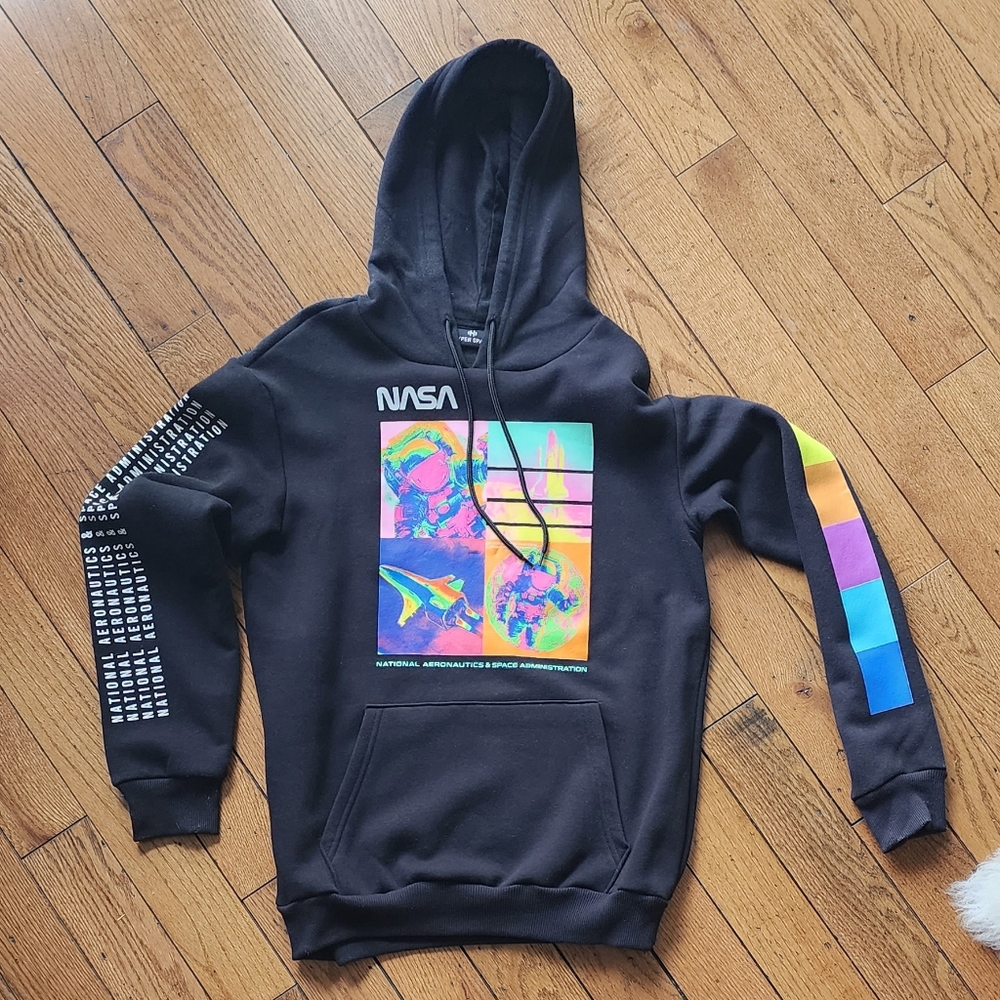NWOT NASA Hyperspace Hoodie Space Black Size Small Pullover Sweater Astr…